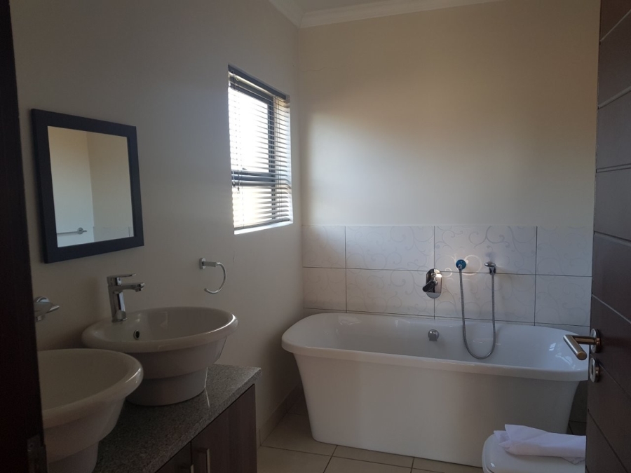 To Let 3 Bedroom Property for Rent in Wild Olive Estate Free State